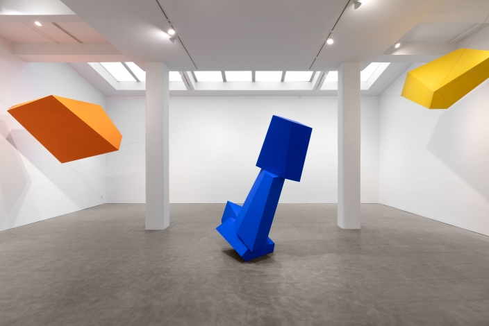 Joel Shapiro Really Blue (after all), 2016 wood and casein 103 x 79 x 50 in. (261.6 x 200.7 x 127 cm)